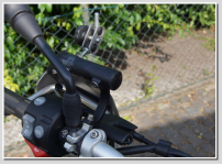Befestigung der Motorrad (Sport)kamera für BMW F800 GS am Lenker.