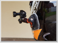 Befestigung der Motorrad (Sport)kamera für BMW F800 GS am Helm.