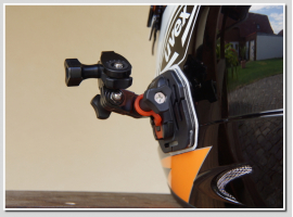 Befestigung der Motorrad (Sport)kamera für BMW F800 GS am Helm.